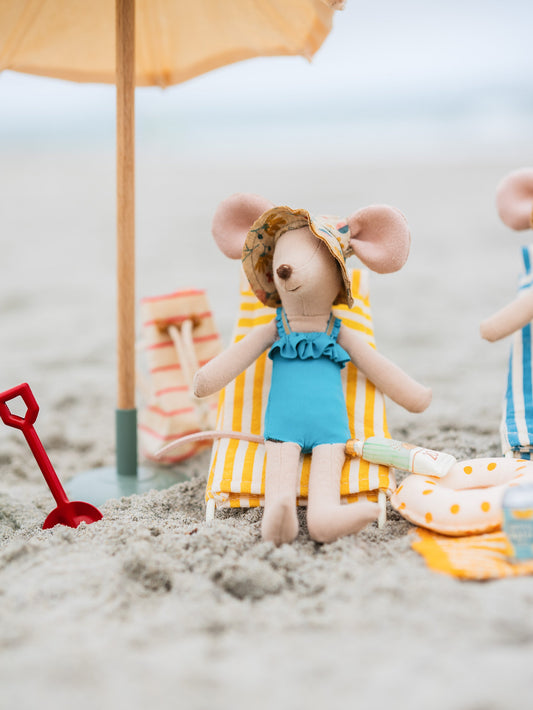 Maileg Beach Mouse Mum in Cabin de Plage